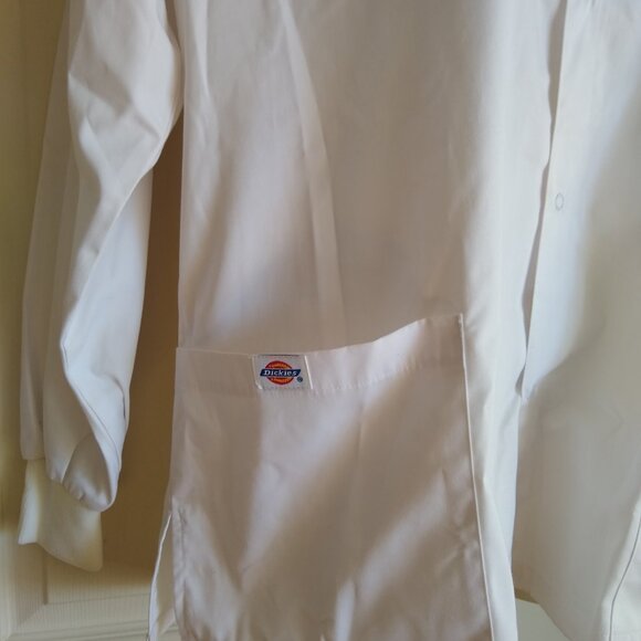 Dickies EDS 86306 Women’s Snap Front Round Neck Medical Scrub Jacket - Picture 3 of 9